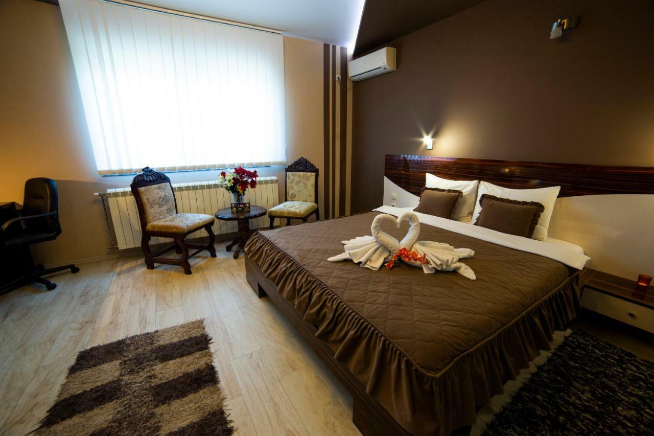 Garni Hotel Lama Kragujevac Exterior foto